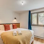 White Pearl A03 - Alpes Travel - Central Chamonix - Sleeps 2-4