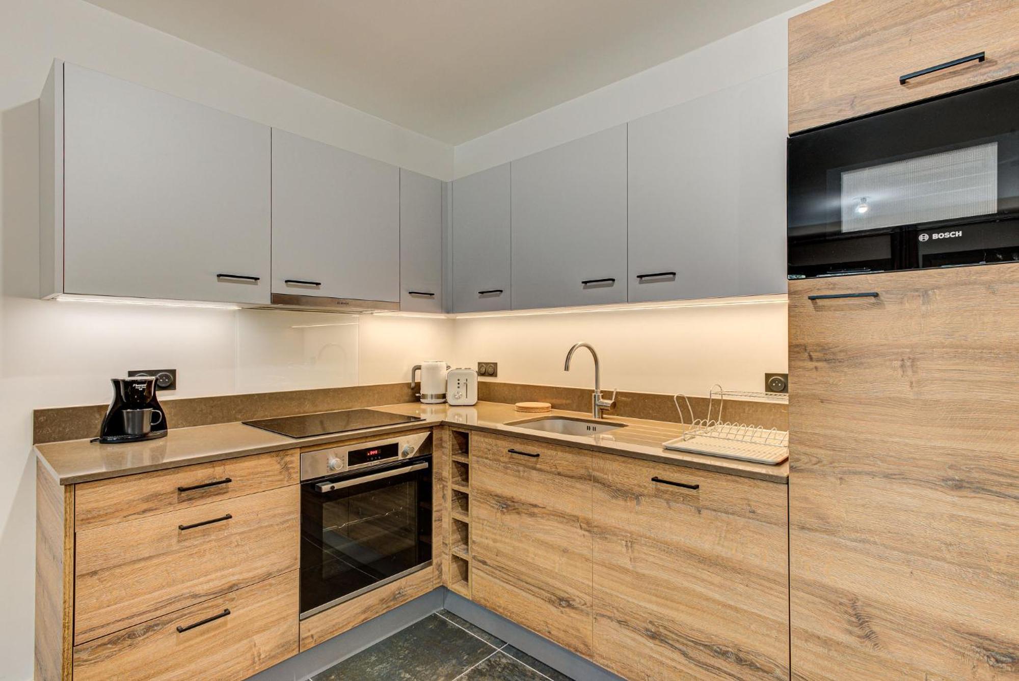 White Pearl A03 - Alpes Travel - - Sleeps 2-4